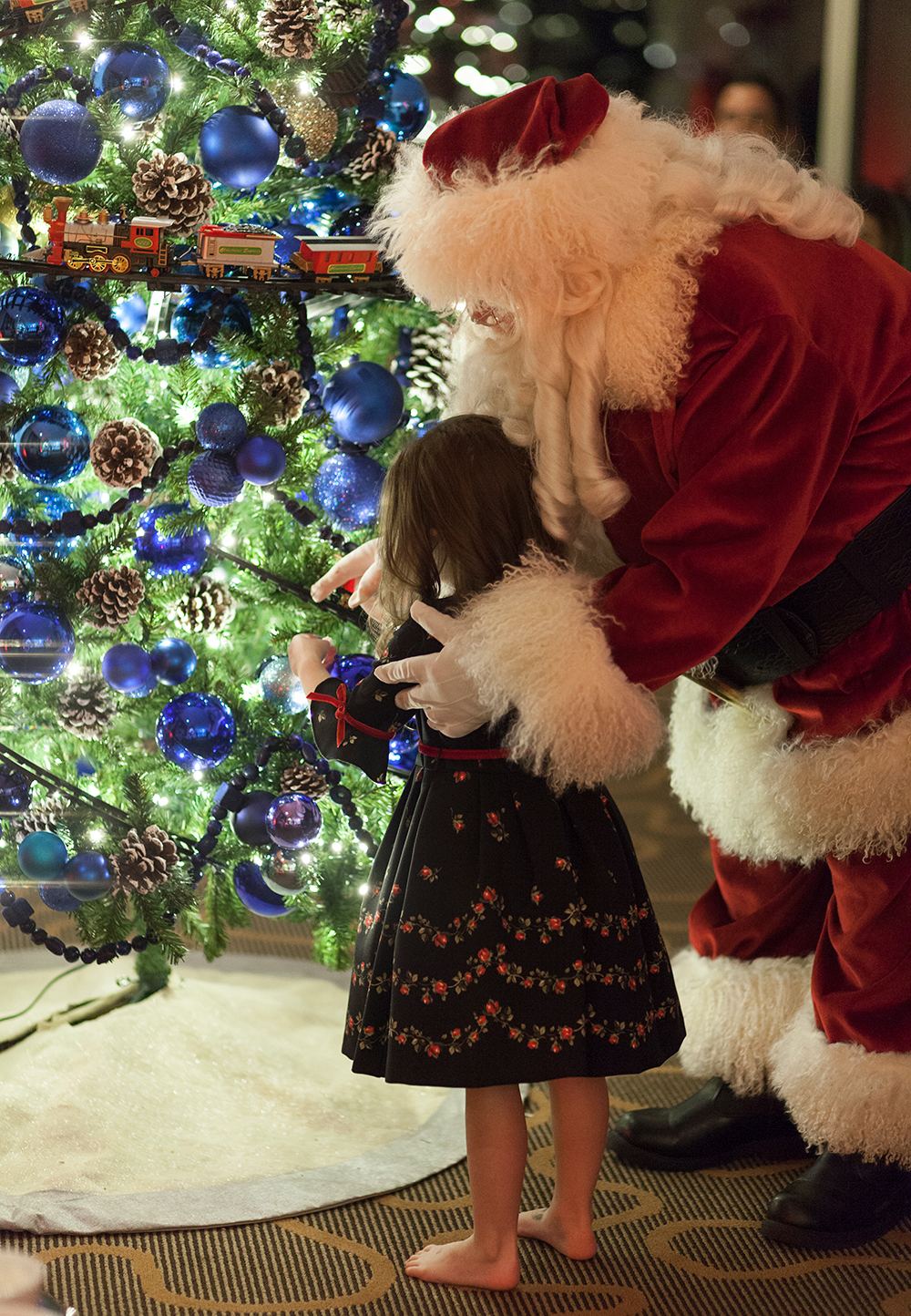 Win a stay in the Santa Suite at the Swissotel Chicago.