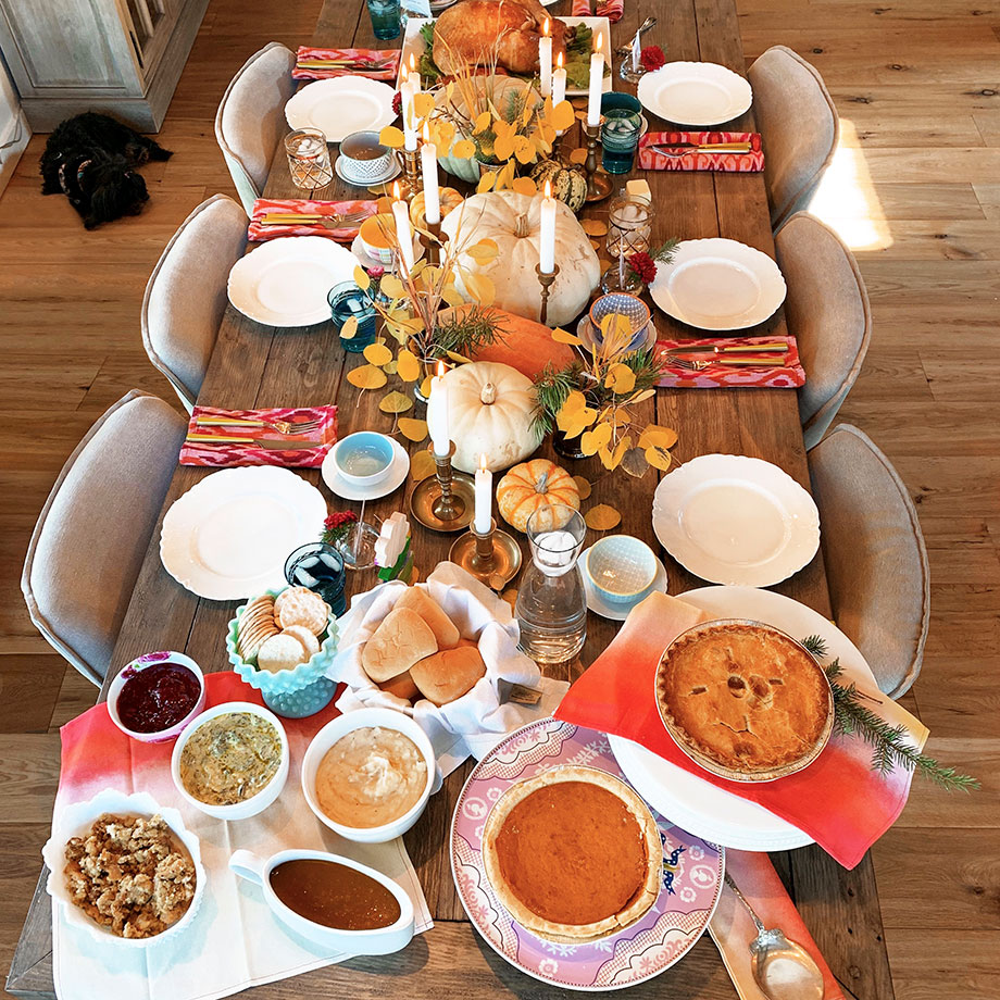 How to celebrate Thanksgiving with Boston Market Thanksgiving Home Delivery.