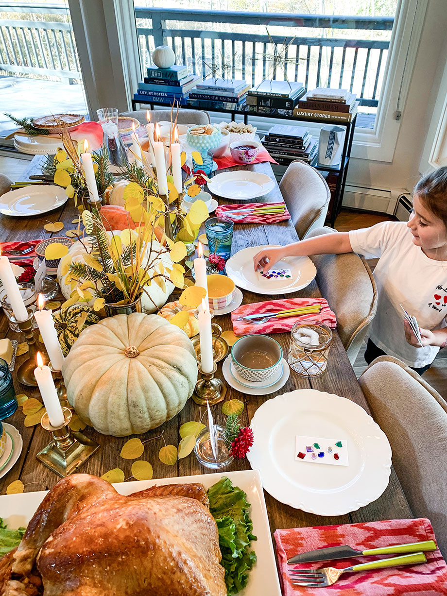 Zelda of Glitter and Bubbles sets the table with Boston Market Thanksgiving Home Delivery.